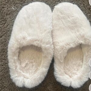 Cozy White Faux Fur Women's Slippers